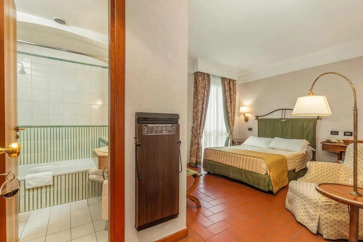 Camera superior con bagno con vasca