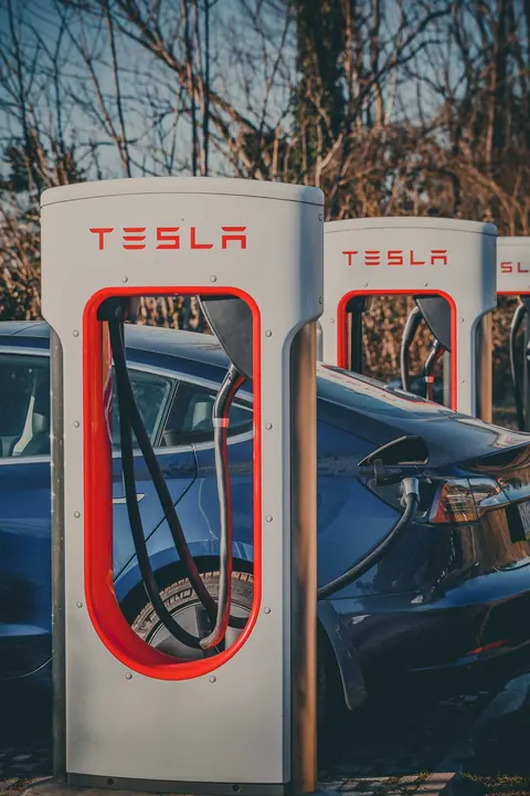 Colonnine di ricarica Tesla per auto elettriche
