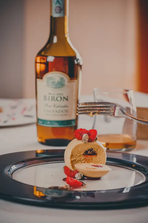 Dessert con frutti rossi abbinato a Calvados