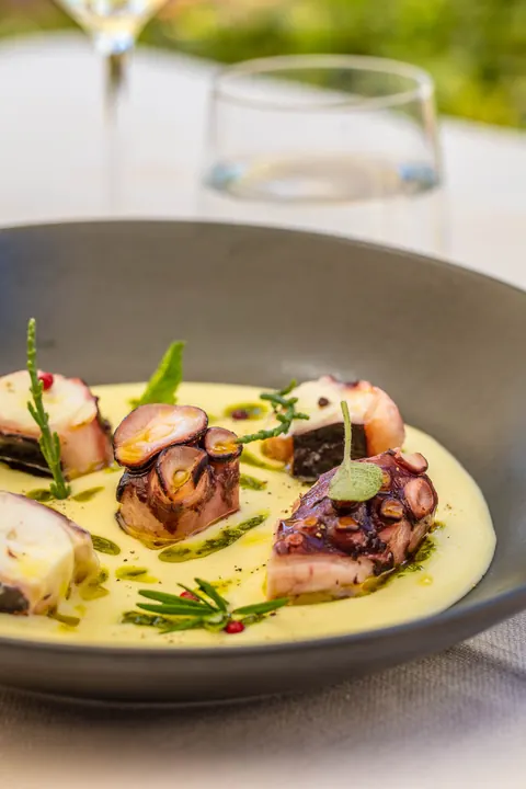 Polpo su crema di patate