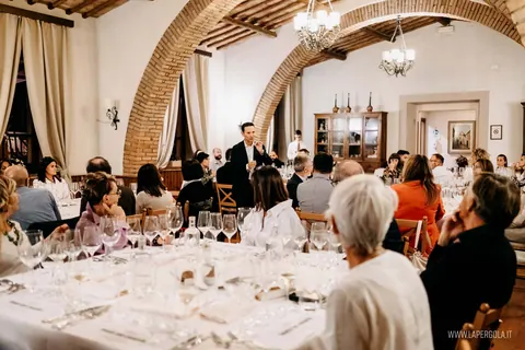 Serata enogastronomica nella sala del ristorante